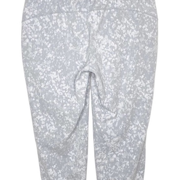 Lululemon Ready to Rulu Jogger Crop - Picture 3 of 10